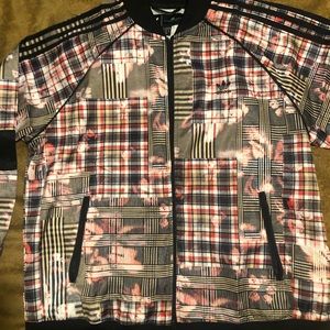 Beautiful Adidas plaid jacket light weight